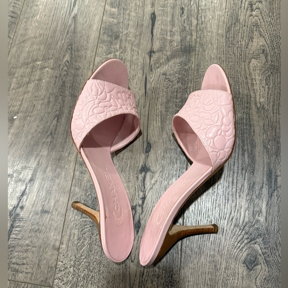💗Chanel vintage camellia Print Open Toe Heels Pale pink 💗 - Picture 3 of 11